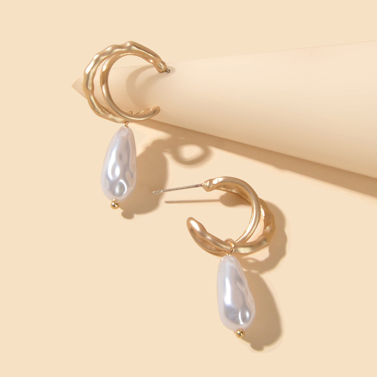 Retro Gold Metal Big Pearl Geometric Classics Hypoallergenic Dangle Stud Earring-2